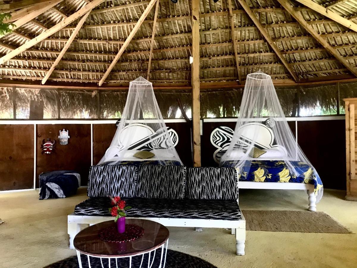 Moringa Ingadi Villa Treasure Beach Exteriör bild
