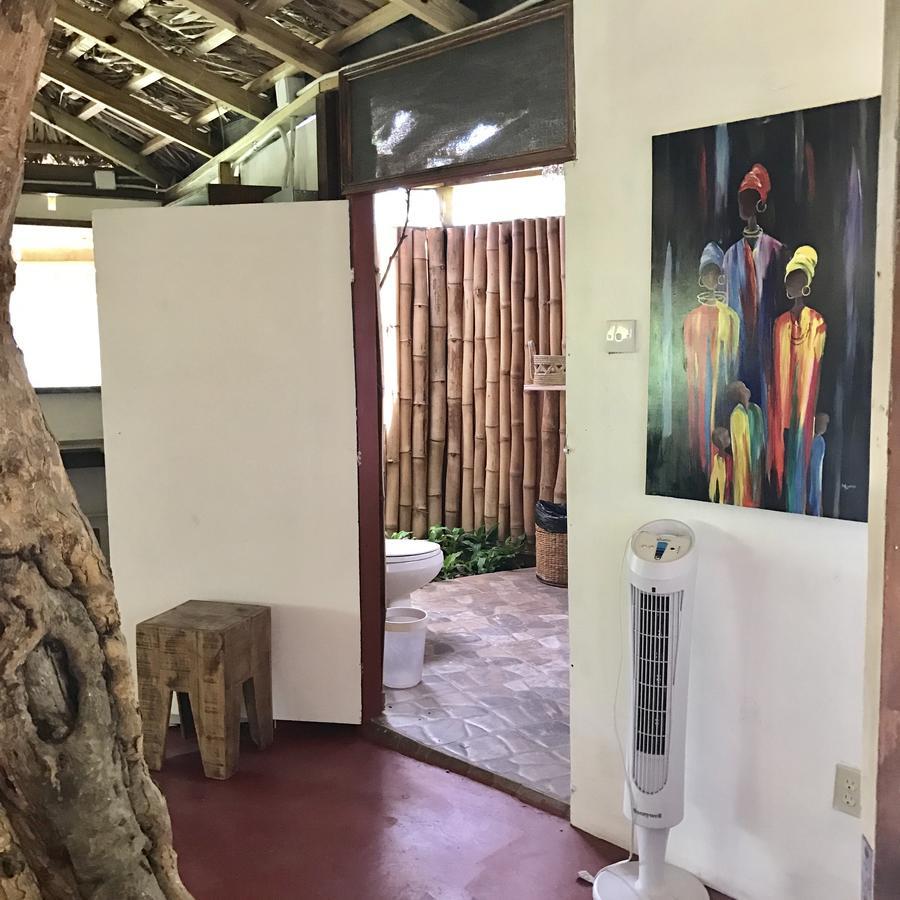 Moringa Ingadi Villa Treasure Beach Exteriör bild